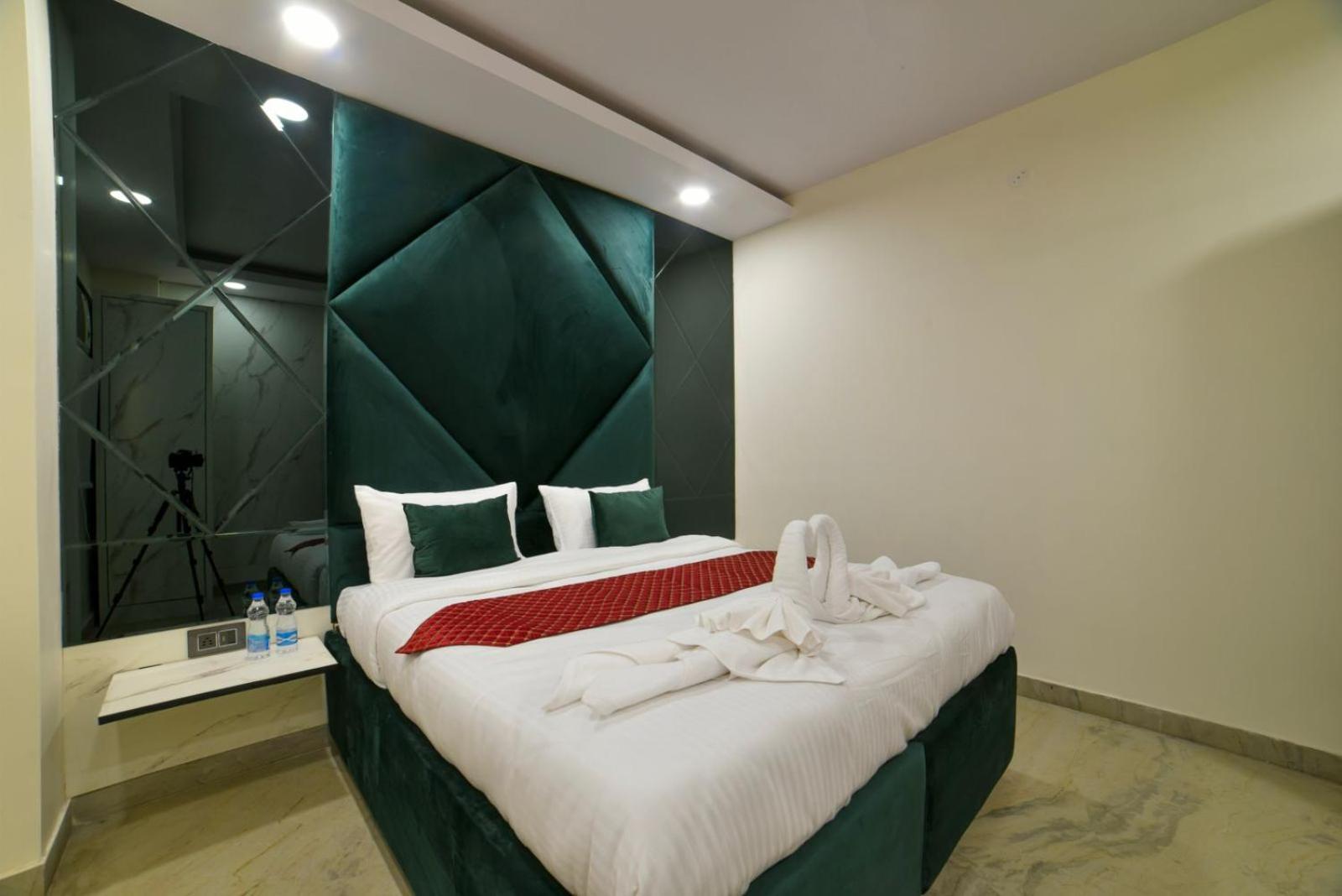 Hotel The Twenties Kamla Nagar Neu-Delhi Exterior foto