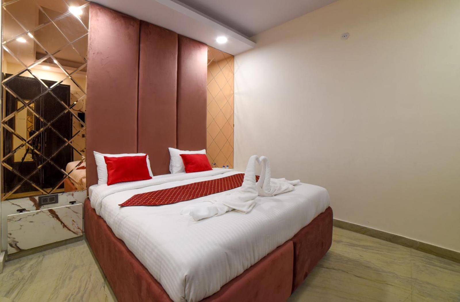 Hotel The Twenties Kamla Nagar Neu-Delhi Exterior foto